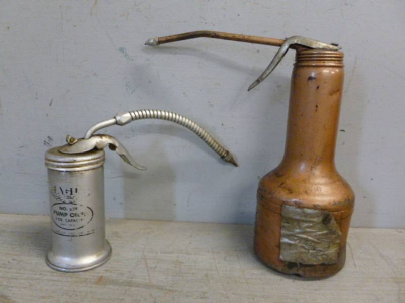 lot 122 image: Vintage Oiler Cans