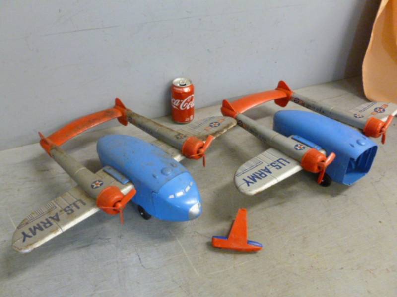lot 129 image: Vintage Toys