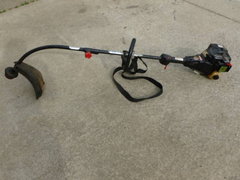 lot 143 image: Lawn Trimmer