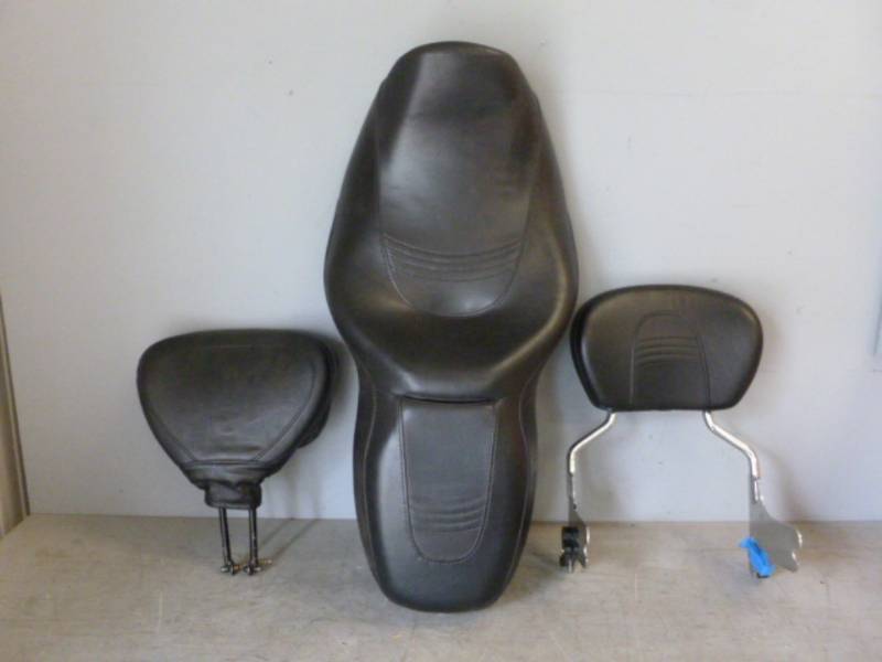 lot 152 image: Harley Davidson Parts