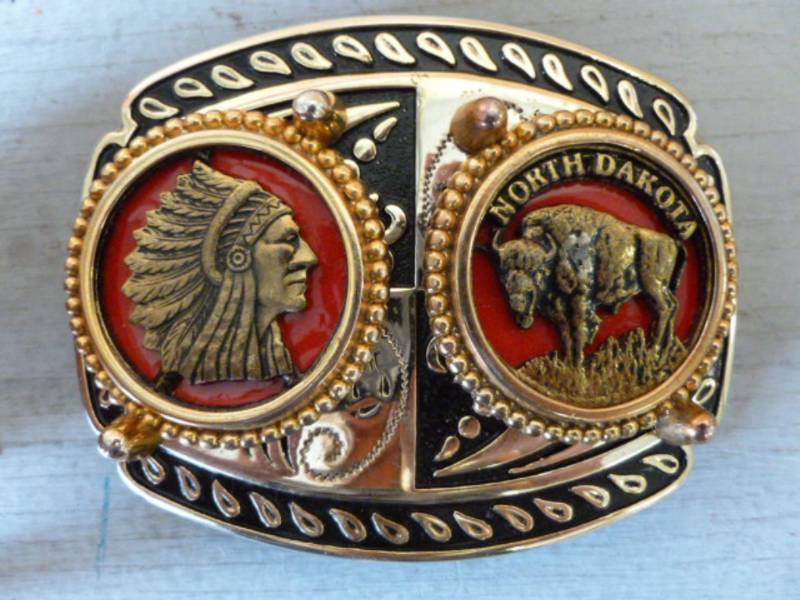 lot 169 image: Collectible Belt Buckle