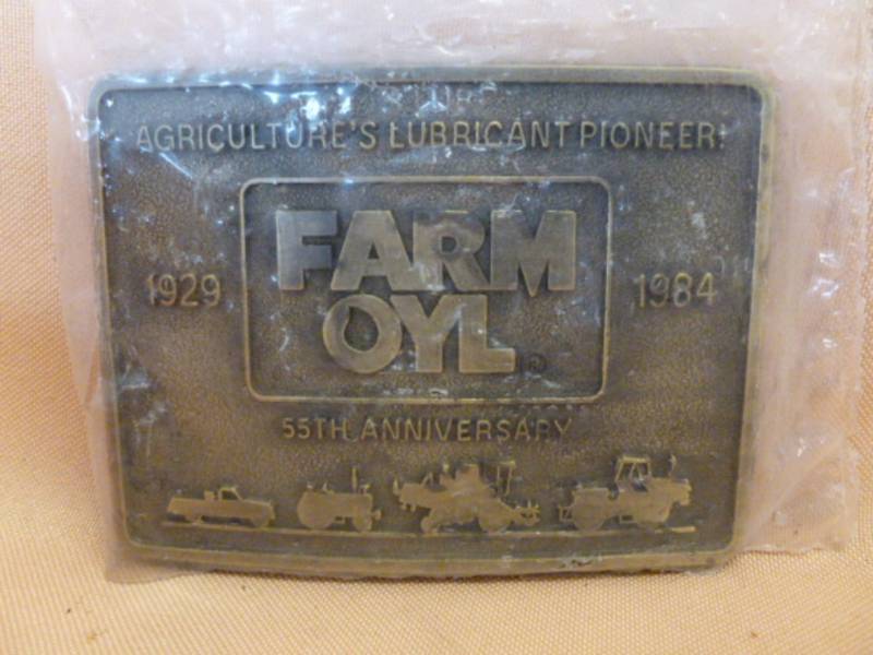 lot 171 image: Collectible Belt Buckle