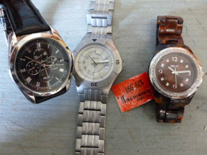 lot 175 image: Watches