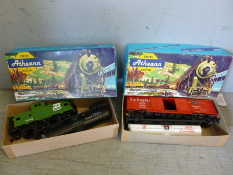 lot 198 image: Vintage Train Cars