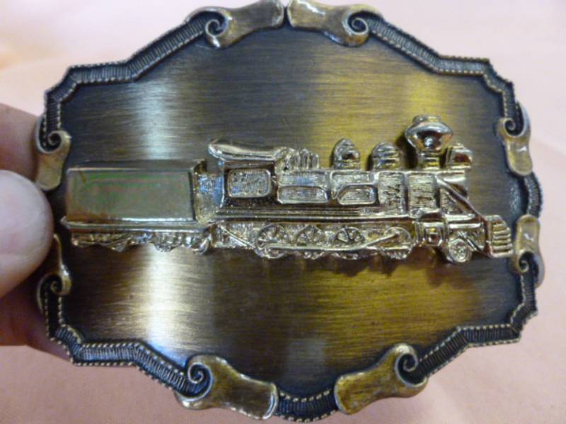 lot 219 image: Collectible Belt Buckle