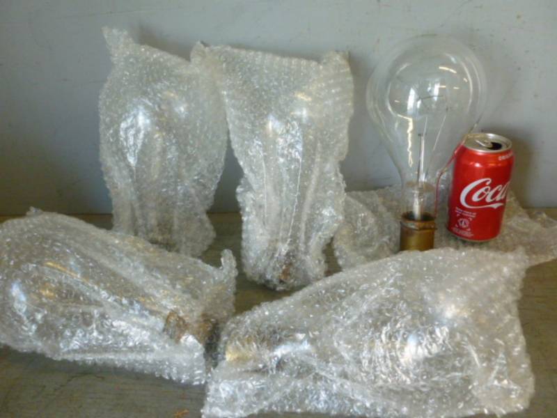 lot 230 image: Vintage Light Bulbs