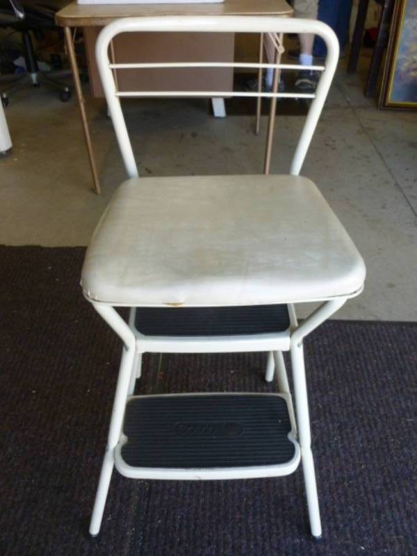 lot 248 image: Vintage Cosco Kitchen Stool