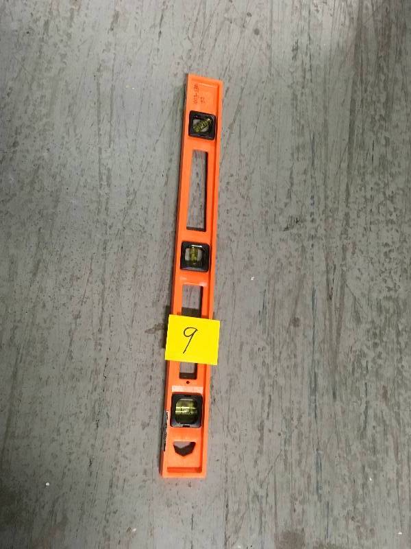 lot 9 image: Johnson 24 Structo Cast