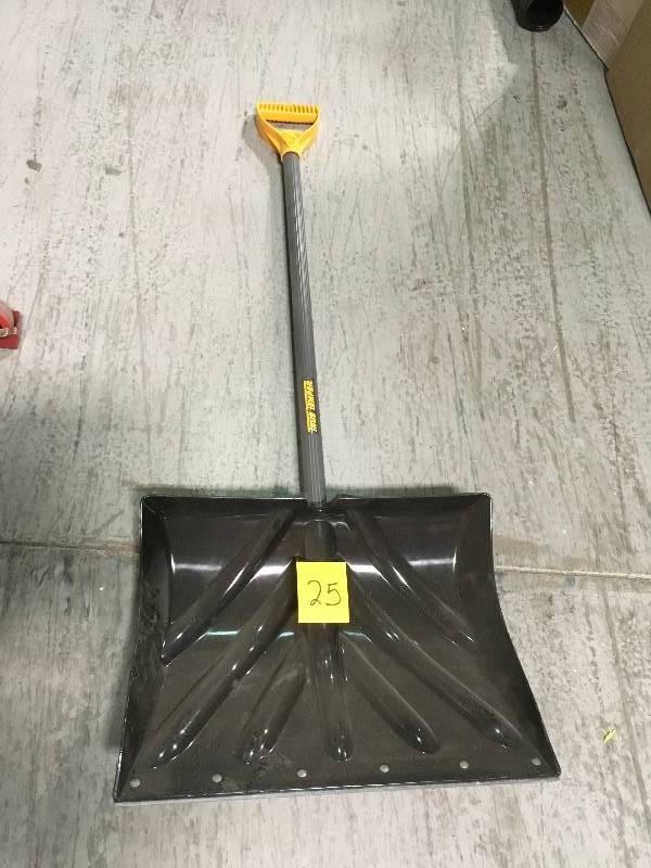 lot 25 image: True Temper snow Showel not used