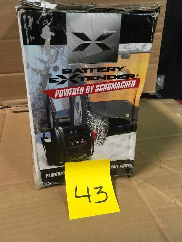 lot 43 image: Battery extender Portable Power Jump Starter in good condition