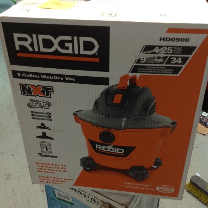 lot 104 image: RIDGID 9 Gal. 4.25-Peak HP NXT WetDry Vac in good conditions