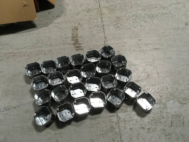 lot 24 image: case of  25 - 4 in. octagon drawn boxes not used