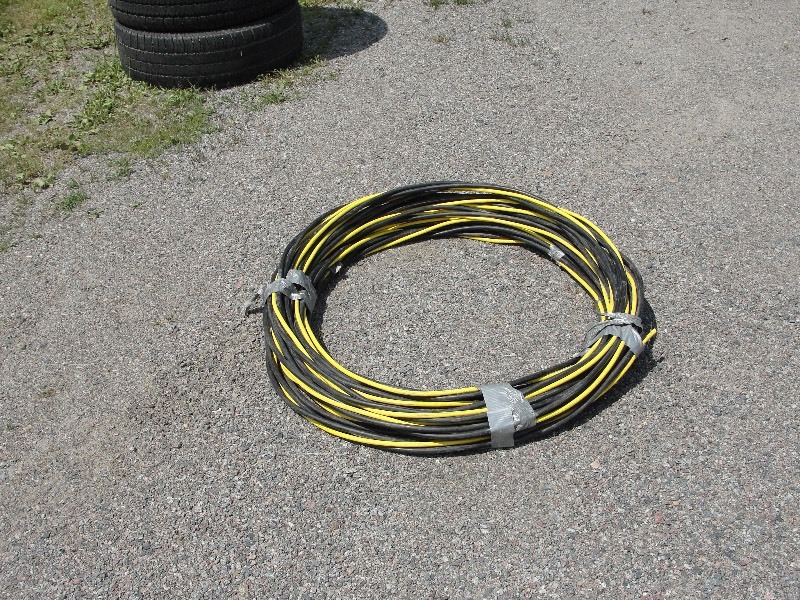 ROLL OF WIRE  ( APPROX. 100 FT. )