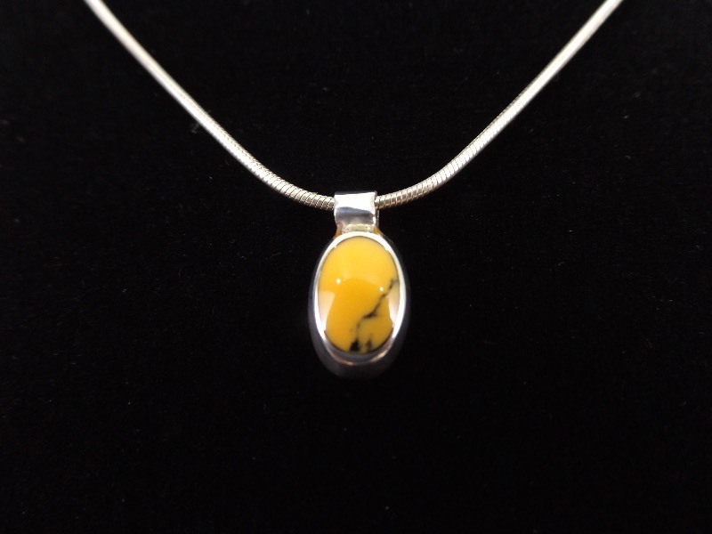 .925 Sterling Silver Bumble Bee Jasper Cabochon Pendant Necklace