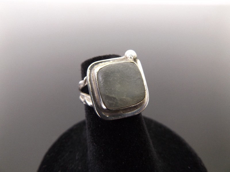 .925 Sterling Silver Rough Quartz Cabochon Ring Size 4