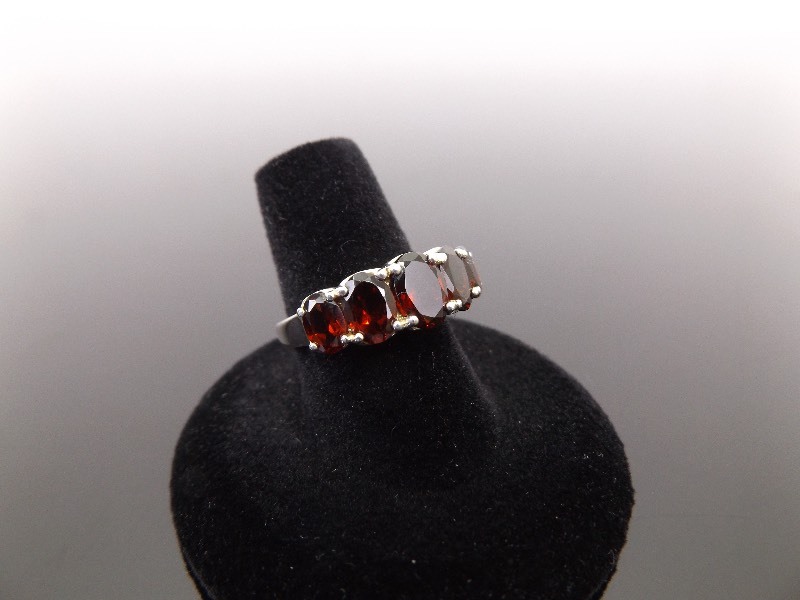 .925 Sterling Silver Garnet Crystal Ring Size 7
