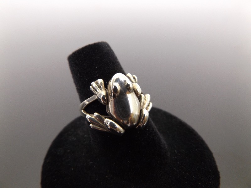 .925 Sterling Silver Articulated Frog Ring Size 6.5