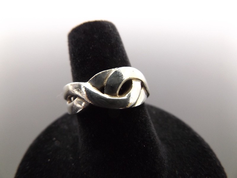 .925 Sterling Silver Celtic Knot Ring Size 6.5