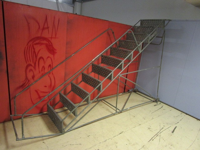LOUISVILLE ROLLING WAREHOUSE LADDER