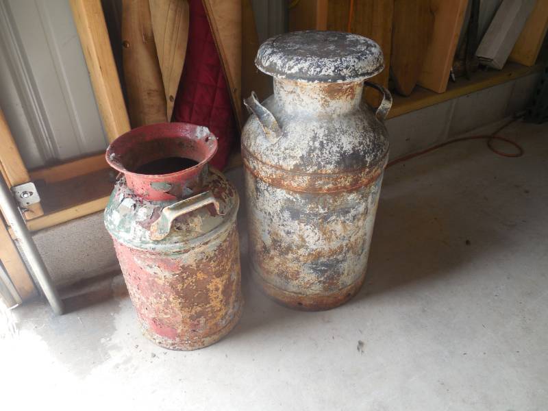 lot 2 image: (2) Vintage milkcream can