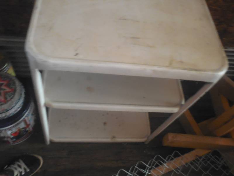lot 19 image: METAL THREE SHELF STAND