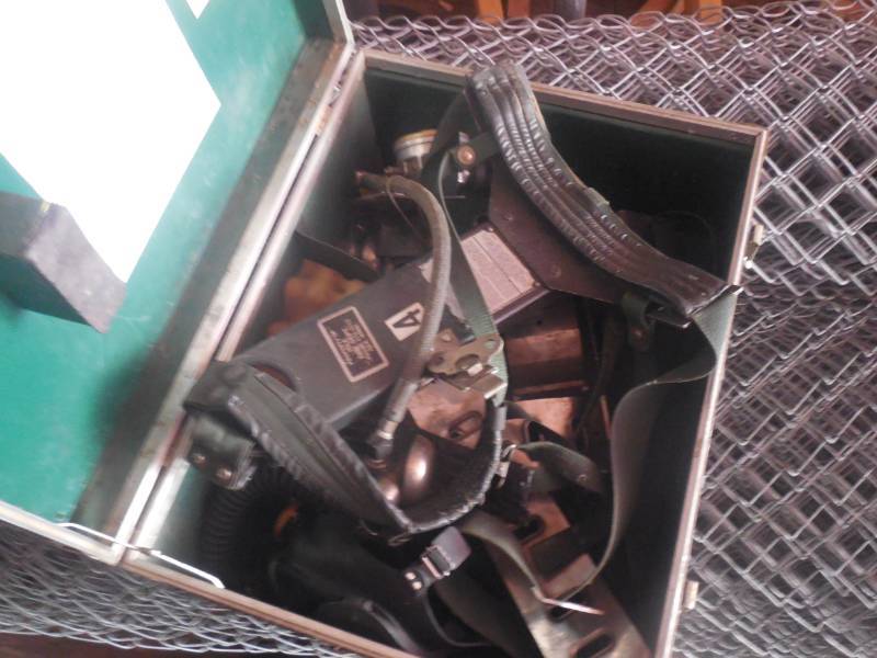 lot 20 image: AIR MASK WITH CASE