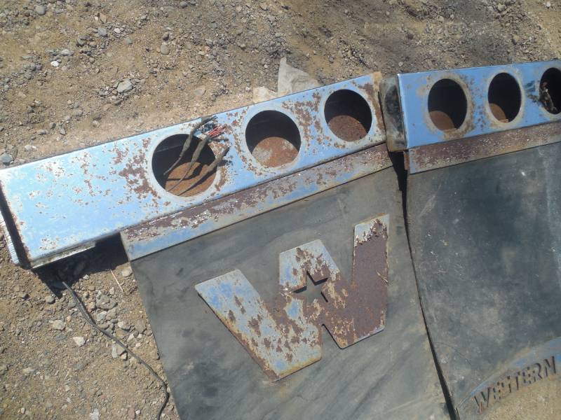 lot 50 image: WESTERN STAR MUD FLAPS