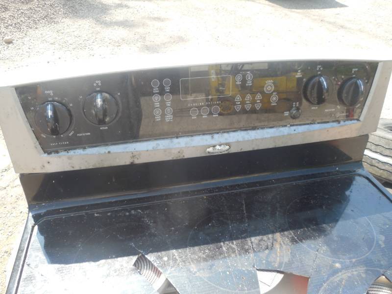 lot 52 image: WHIRLPOOL ELECTRIC GLASS TOP RANGE