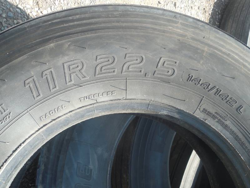 lot 55 image: LOT OF SIX TRUCK TIRES --22.5 STEERING AND BACK