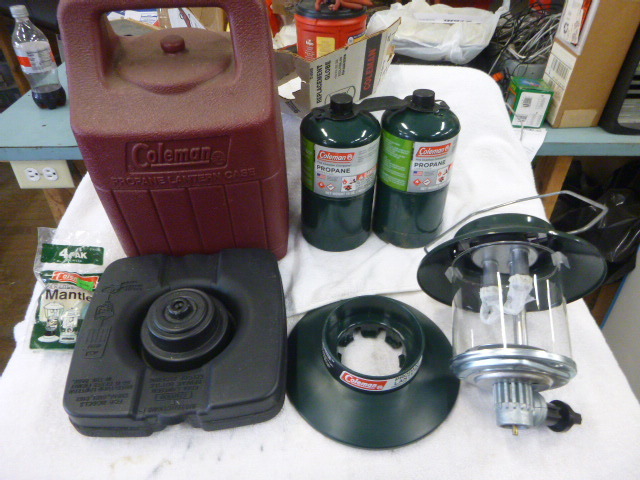 NEW Coleman Propane Lantern
