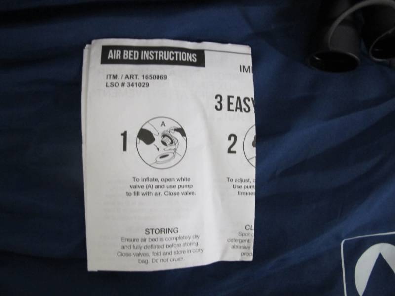 lot 26 image: Lightspeed Outdoors 2-person Airbed w Carry Bag and Pump - Blue  Gray - NO BOX