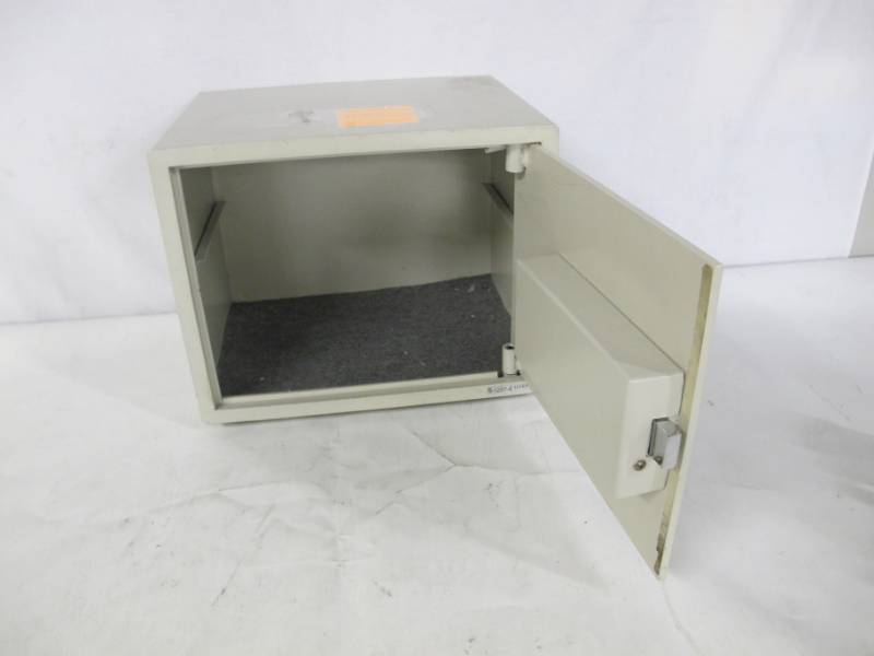 lot 11 image: Sisco The Protector - Anti-Theft Safe Model 1071