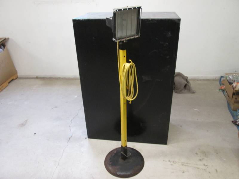 lot 34 image: Work Light on Heavy Duty Stand Test...
