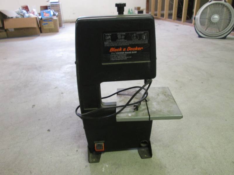lot 36 image: Black & Decker 7 12 Power Band Sa...