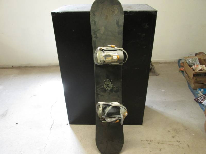 lot 50 image: Ride Kink.52 Snow Board  WHB...