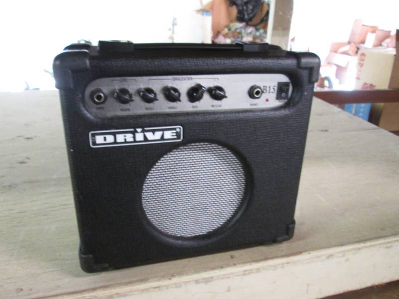 lot 64 image: Drive B15 Practice Bass Guitar Amp ...
