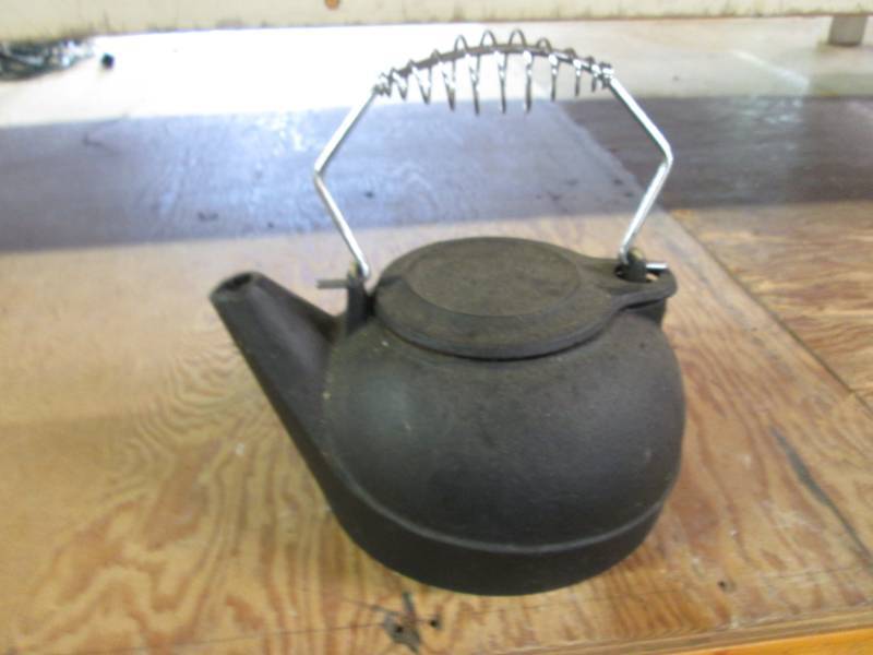 lot 68 image: Cast Iron Pot  WHB...