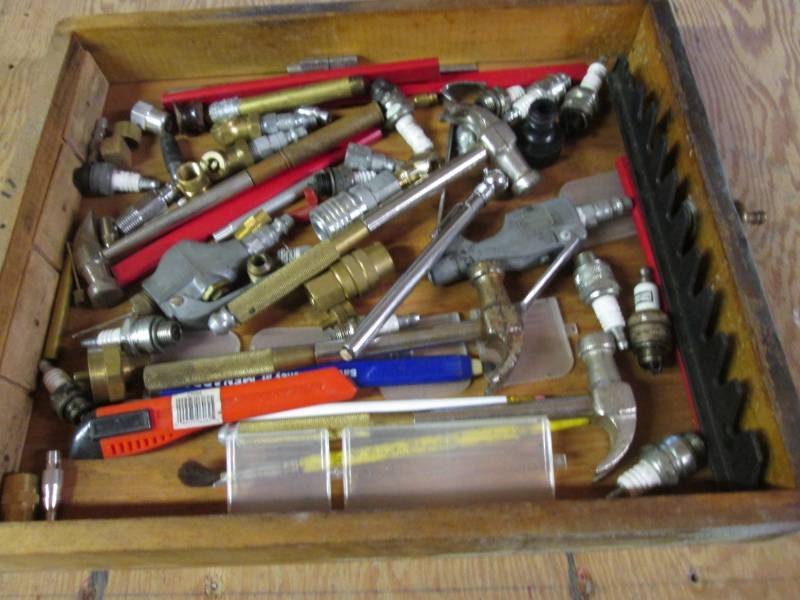 lot 70 image: Lot of Misc Air Comp Fittings Etc i...