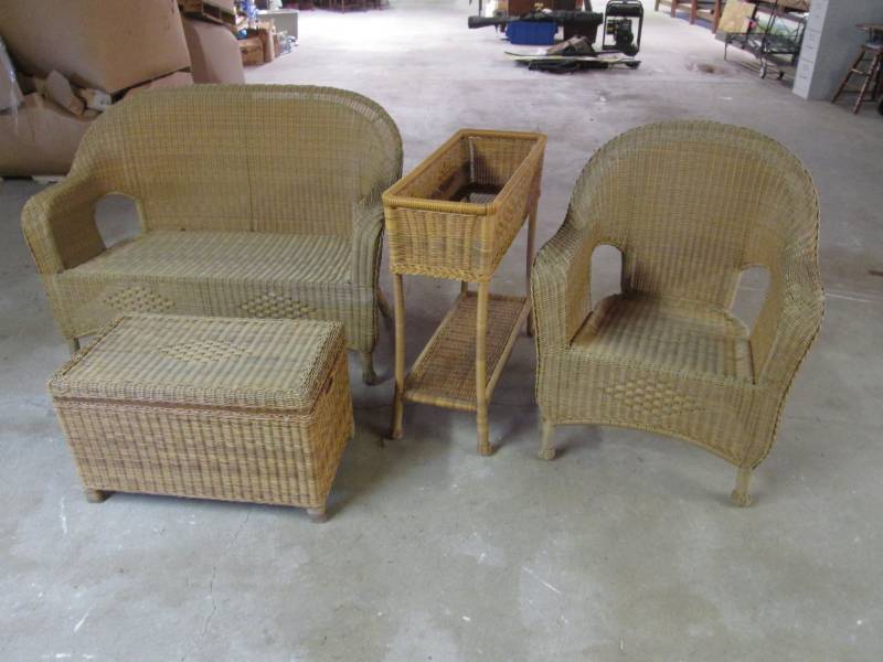 lot 76 image: 4pc Wicker Set Good Condition and S...