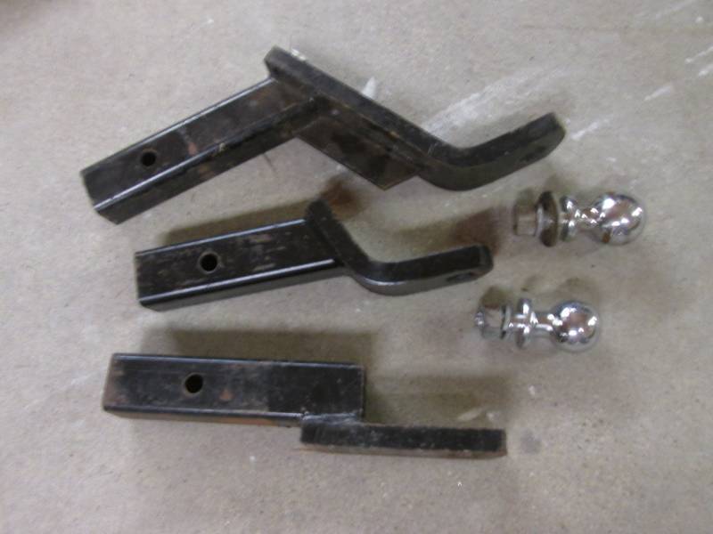 lot 84 image: 3 Receiver Mounts and 2 Balls 1 78...