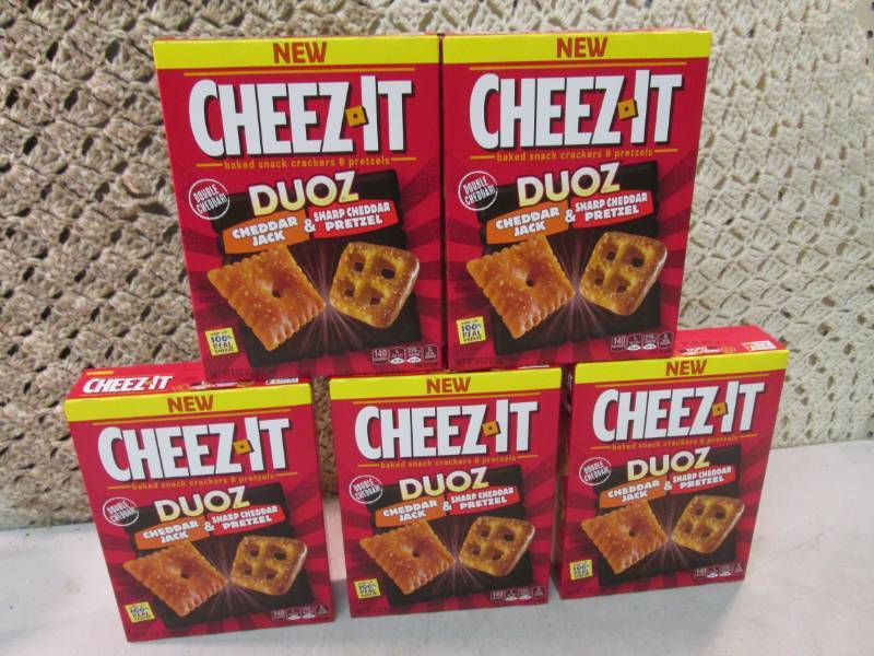 lot 149 image: 5 Boxes of Cheez-It Duoz Snack Crac...