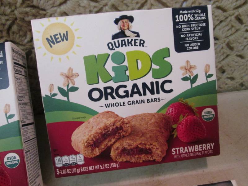 lot 153 image: 4 Boxes of Quaker Kids Organic Stra...
