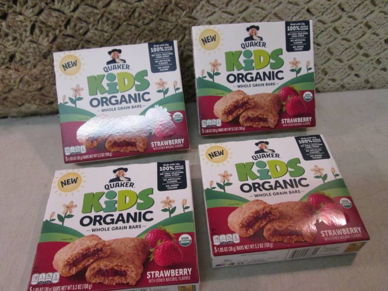 lot 154 image: 4 Boxes of Quaker Kids Organic Stra...