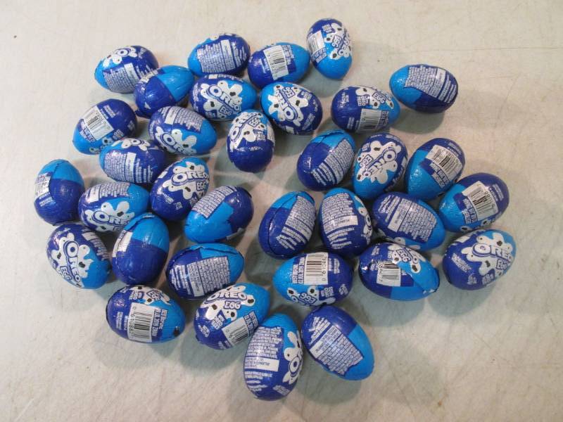 lot 182 image: Lot of Oreo Eggs  ...
