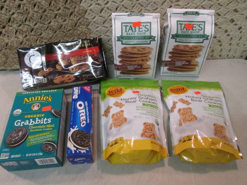 lot 213 image: Lot of Assorted Cookies...