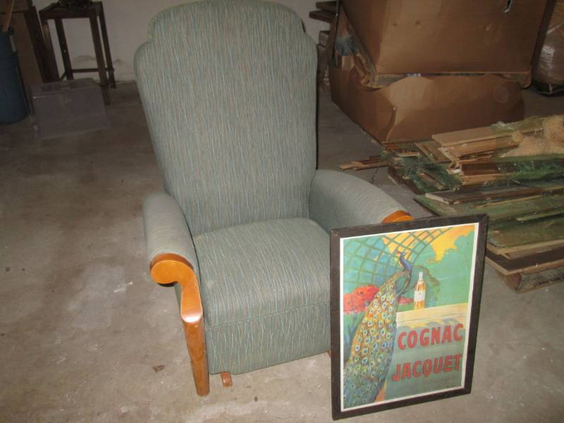 lot 220 image: High Back Glider Chair with Picture...