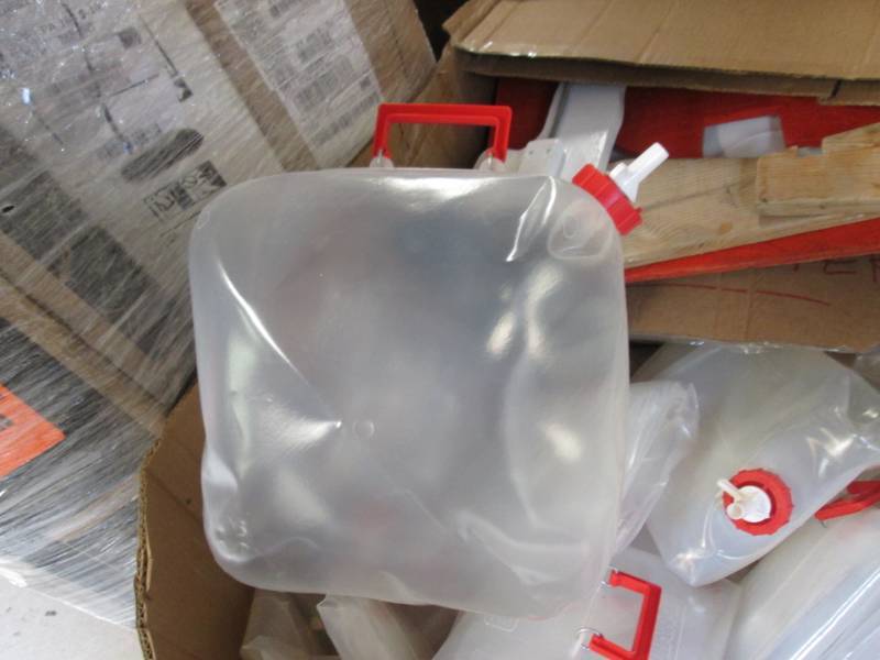 lot 258 image: Lot of 10 Fold-N-Carrier 5 Gallon W...