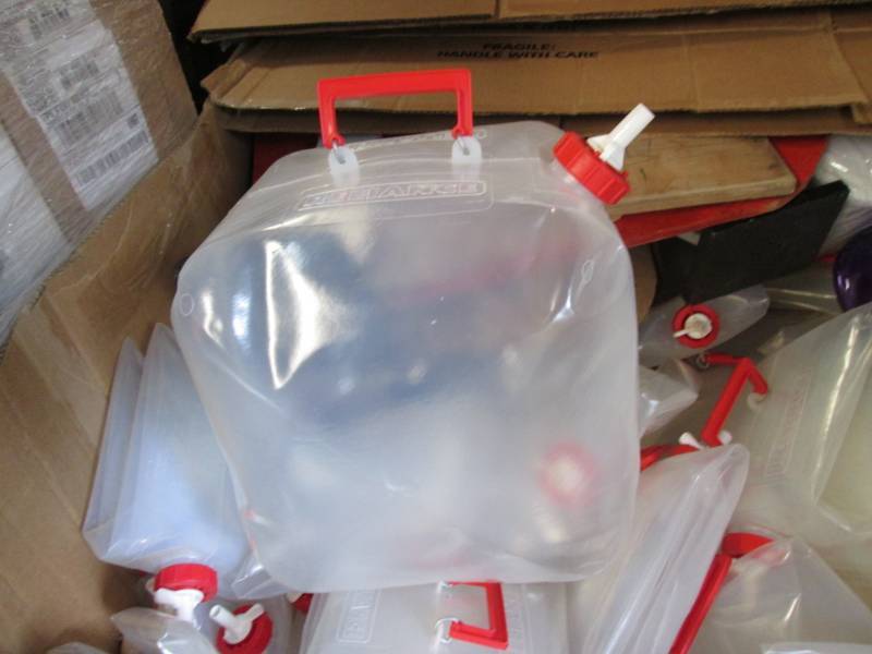 lot 259 image: Lot of 10 Fold-N-Carrier 5 Gallon W...