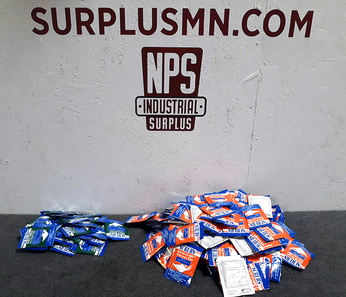 lot 58 image: Lot of Sunscreen and Insect Repellent Wipes