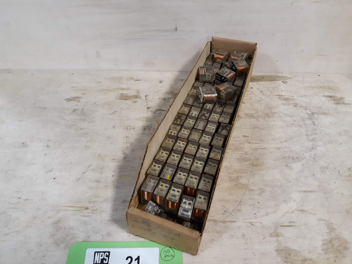 lot 21 image: (150) Relays V23154-D0721-B110